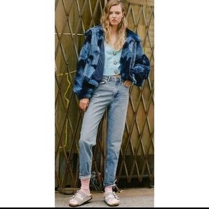 Urban Outfitters BDG high waisted mom jeans light wash size 26